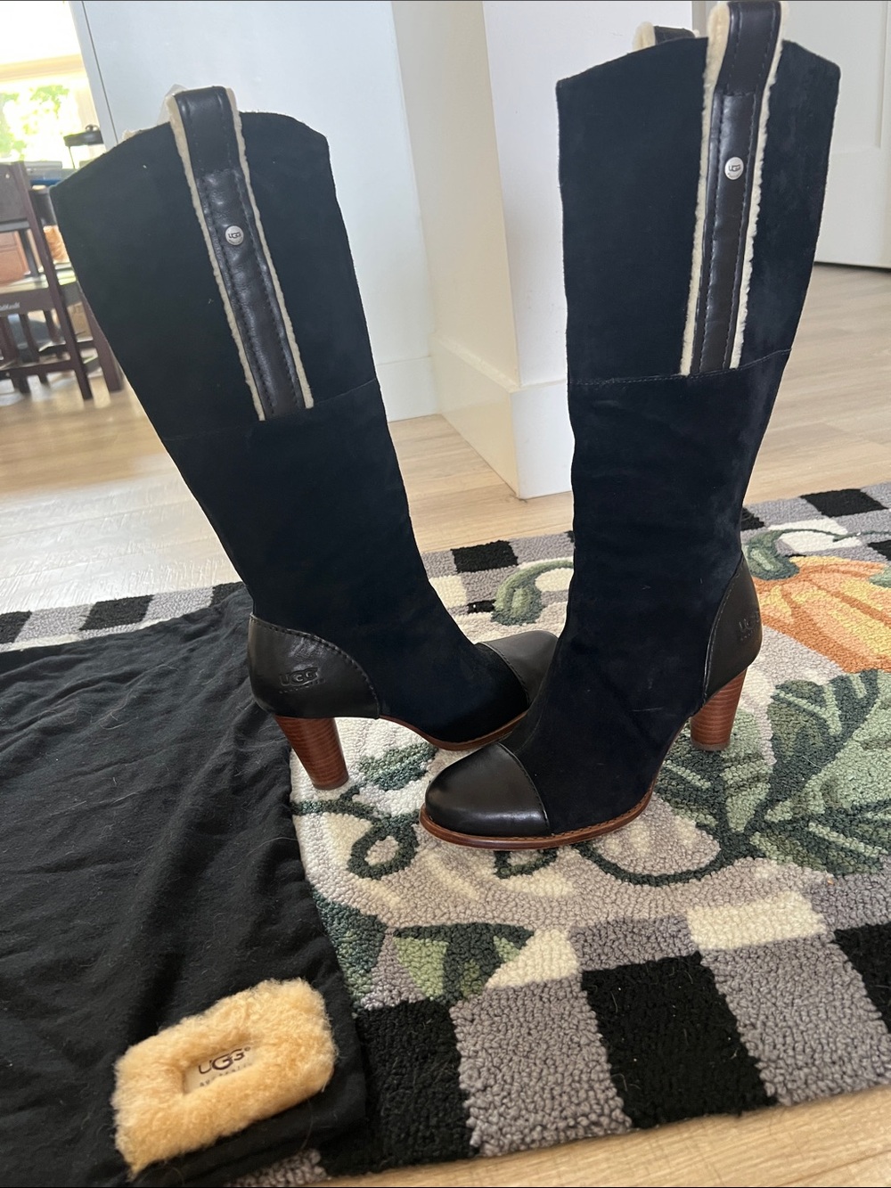UGG Black Suede Leather-Trim Mid-Calf Heeled Boots Sherpa Lining w/ storage bag!
